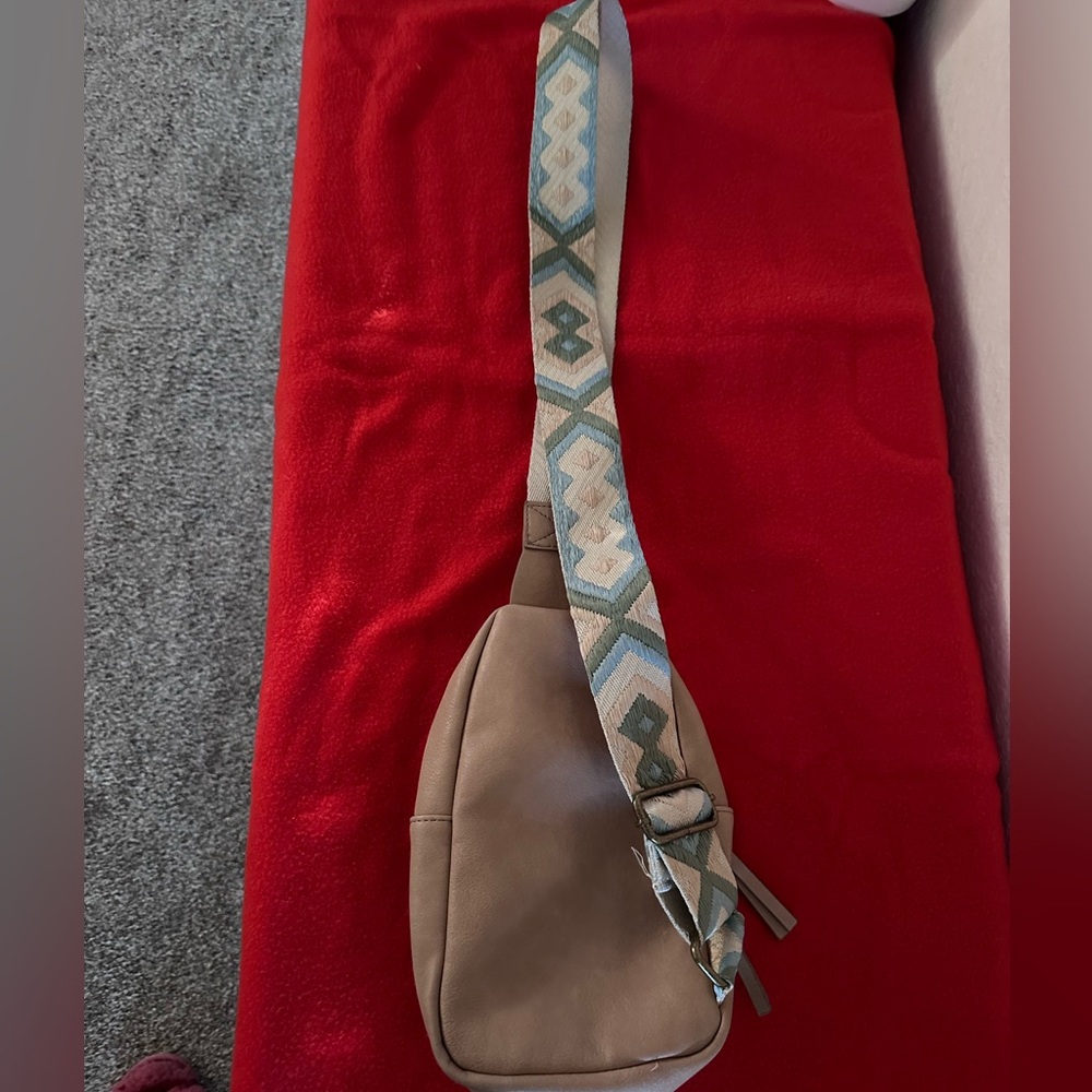 Sonoma sling bag